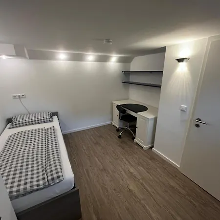 Dein 4-Zimmer Zuhause In Huerth Bei Koeln Exterior photo