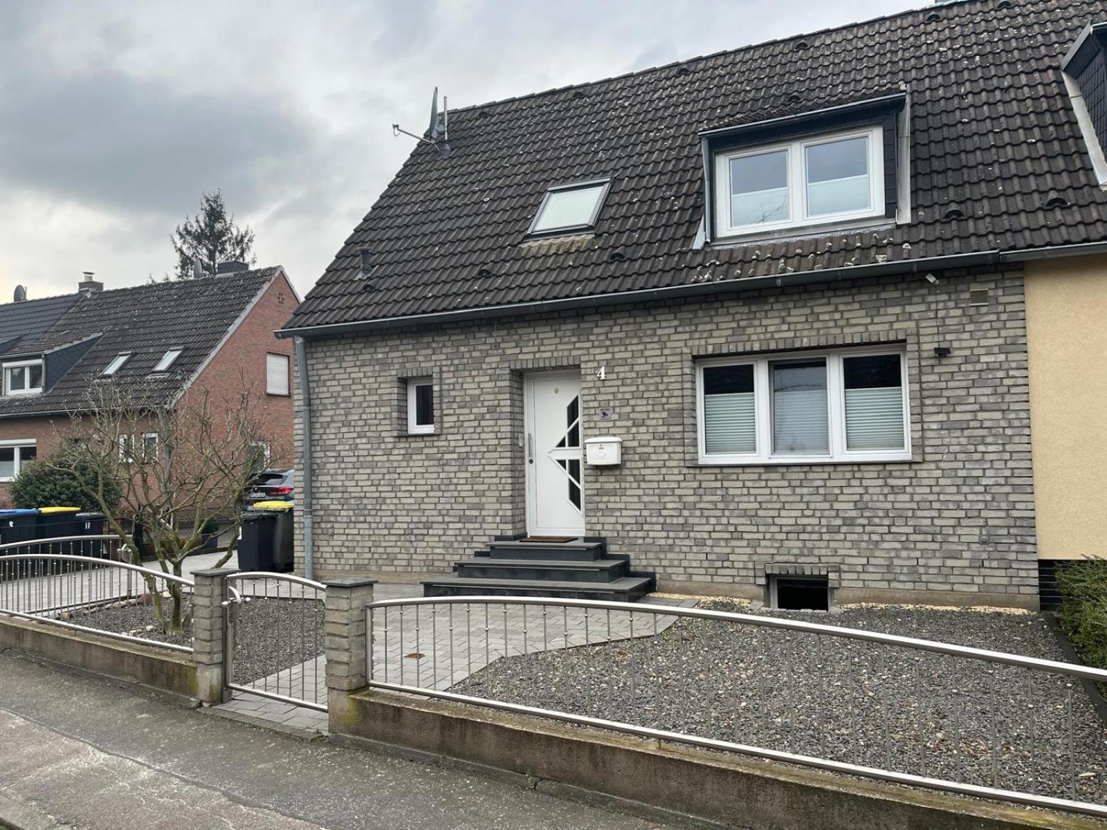 Dein 4-zimmer Zuhause In Bei Koeln Villa Hürth